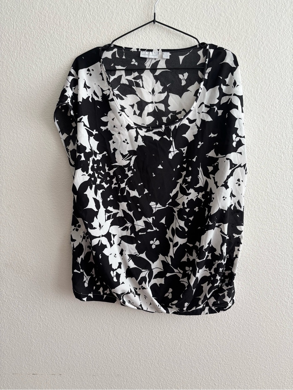 Black & White Floral Scoop Neck Blouse